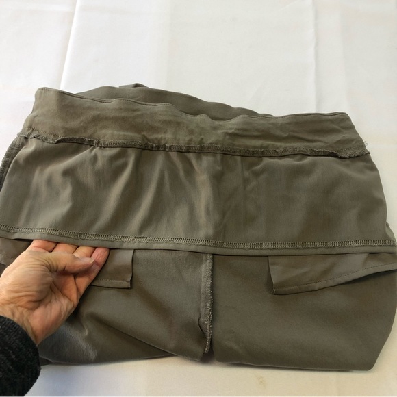 Chico’s Women’s Pull On Pant Tummy Control Tapered Leg Metal Trim at Ankle - Picture 5 of 9